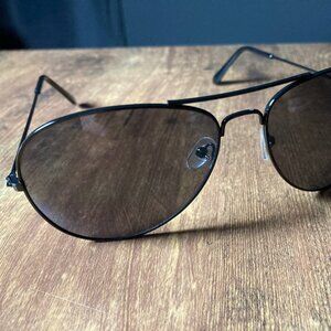 Unisex Black Wire Frame Aviator Sunglasses with Dark Lenses